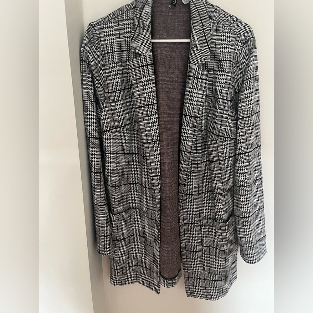 PLAID BLAZER w/ RED DETAILING